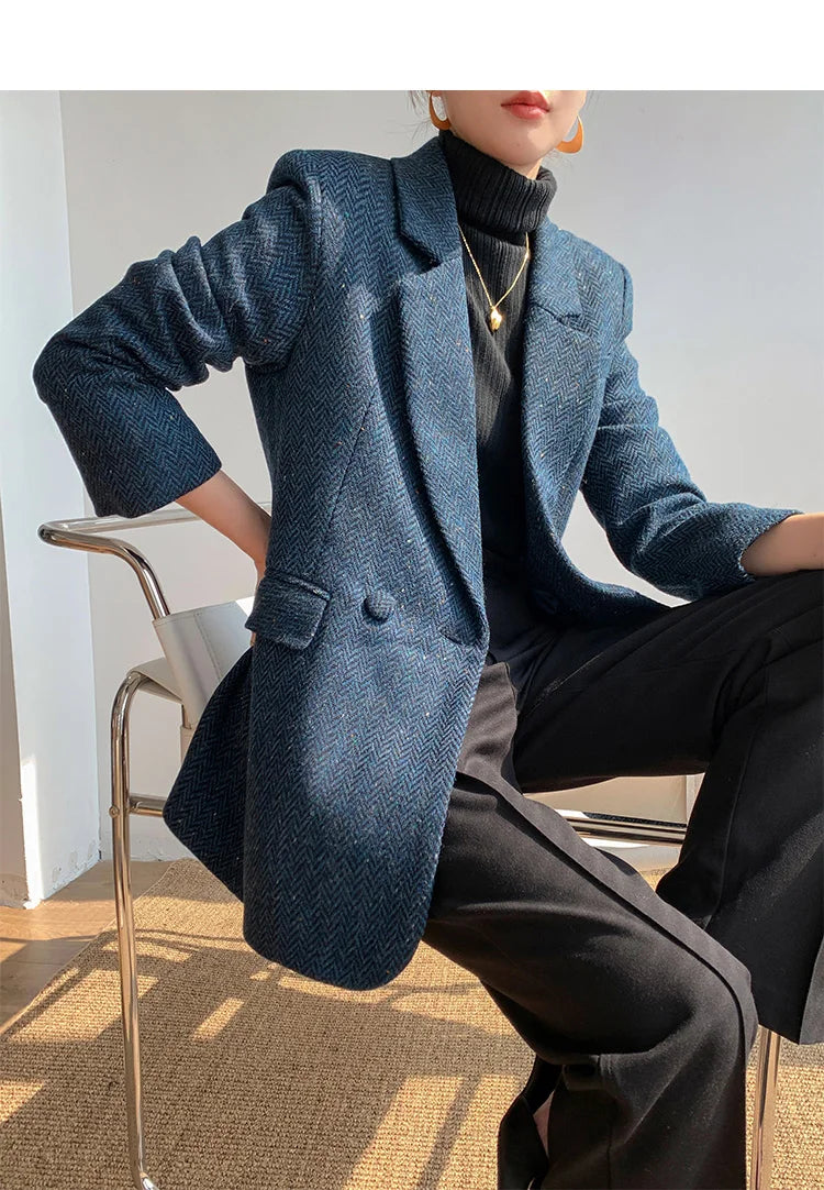 Navy Herringbone Long Blazer – Double Lapel Collar, Fabric-Covered Buttons, Loose Fit