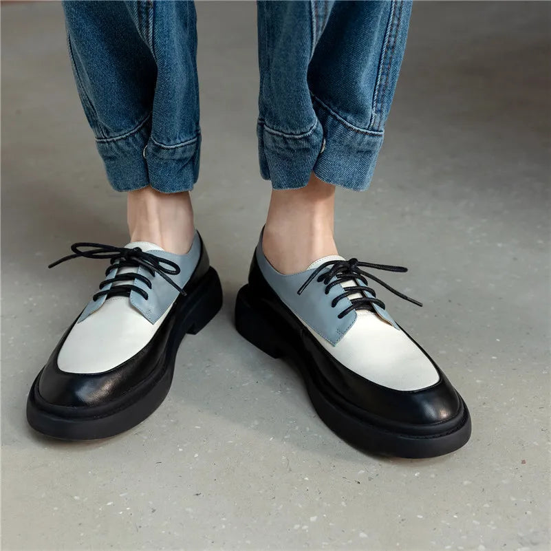 Two-Tone Leather Lace-Up Brogues – Modern Oxford Style