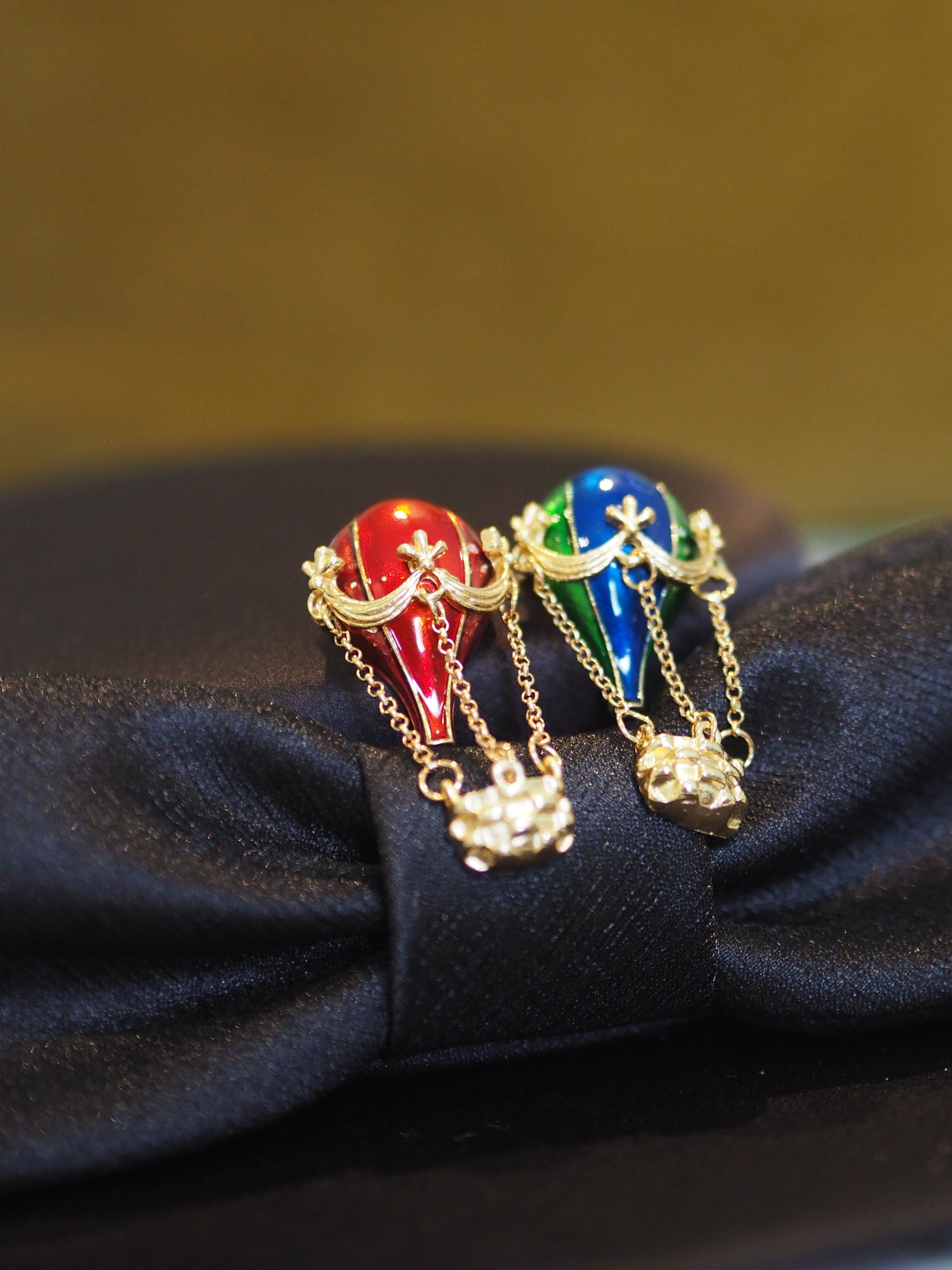 Hot Air Balloon Brooch - Red