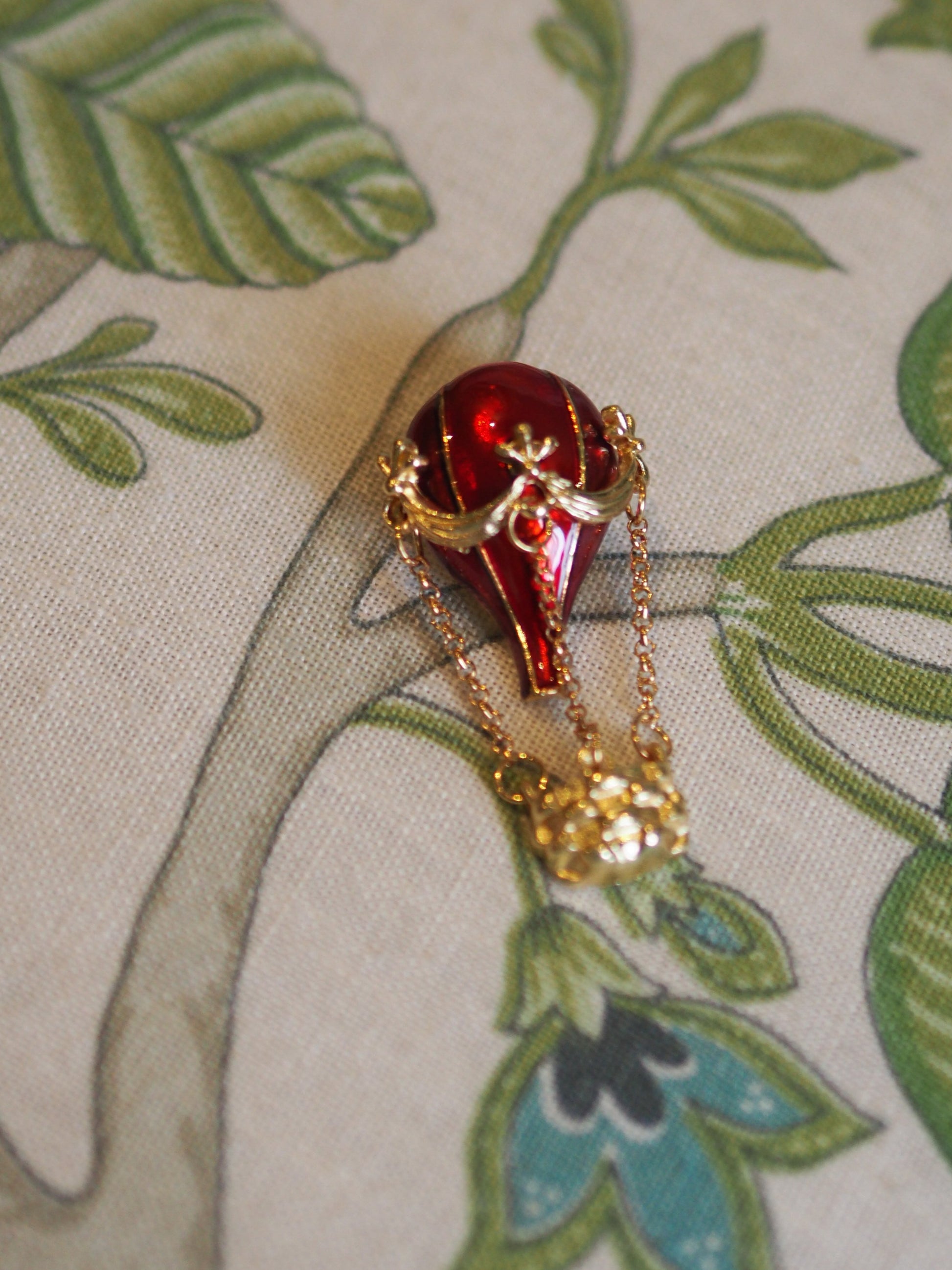 Hot Air Balloon Brooch - Red