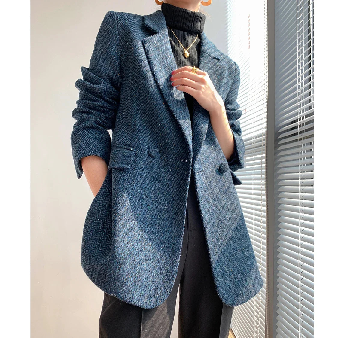 Navy Herringbone Long Blazer – Double Lapel Collar, Fabric-Covered Buttons, Loose Fit