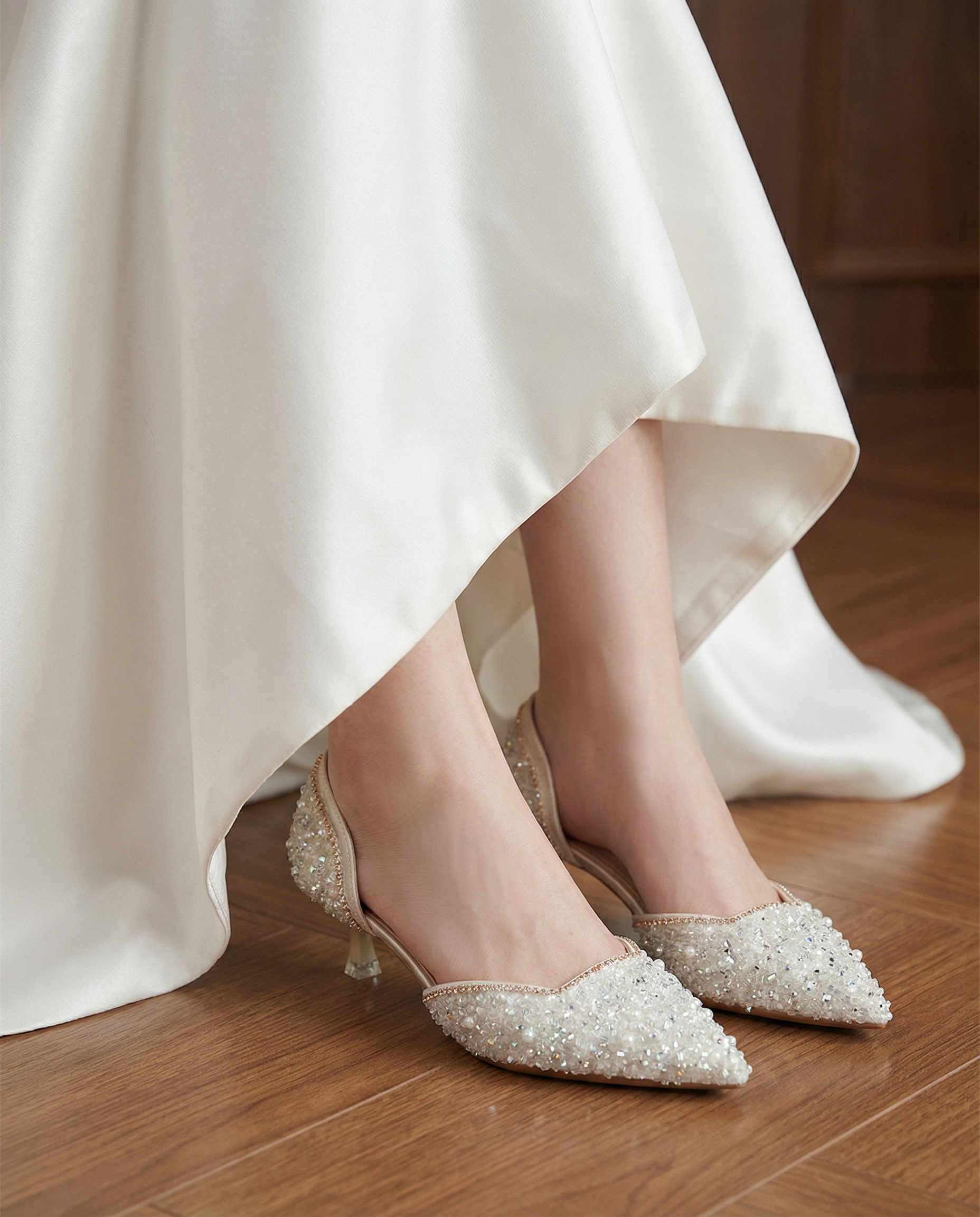 Sparkly Pointed-Toe Kitten Heels – Elegant Slip-On Evening Shoes