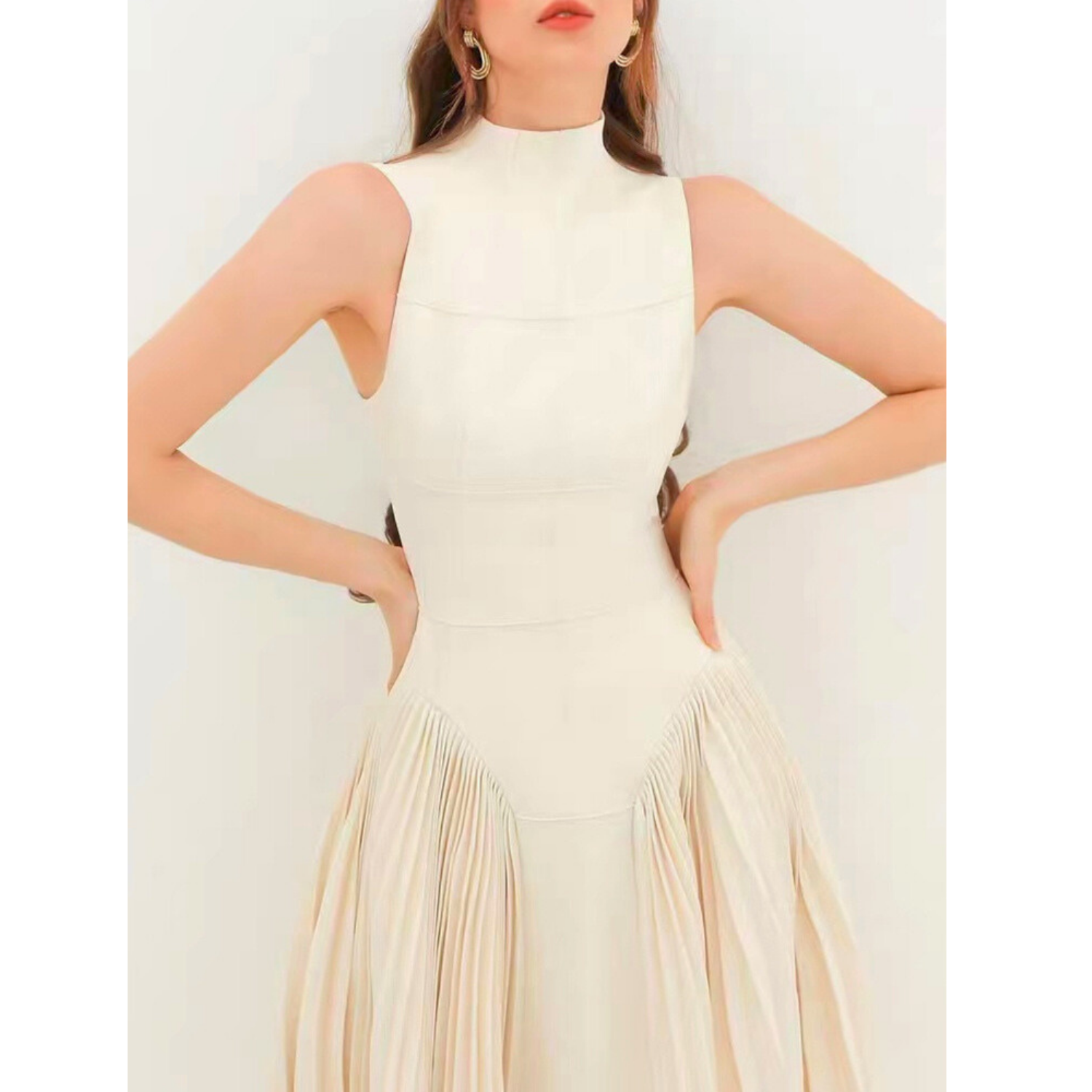 Crew Neck Sleeveless Midi With a Pleated Skirt Zalinah White London