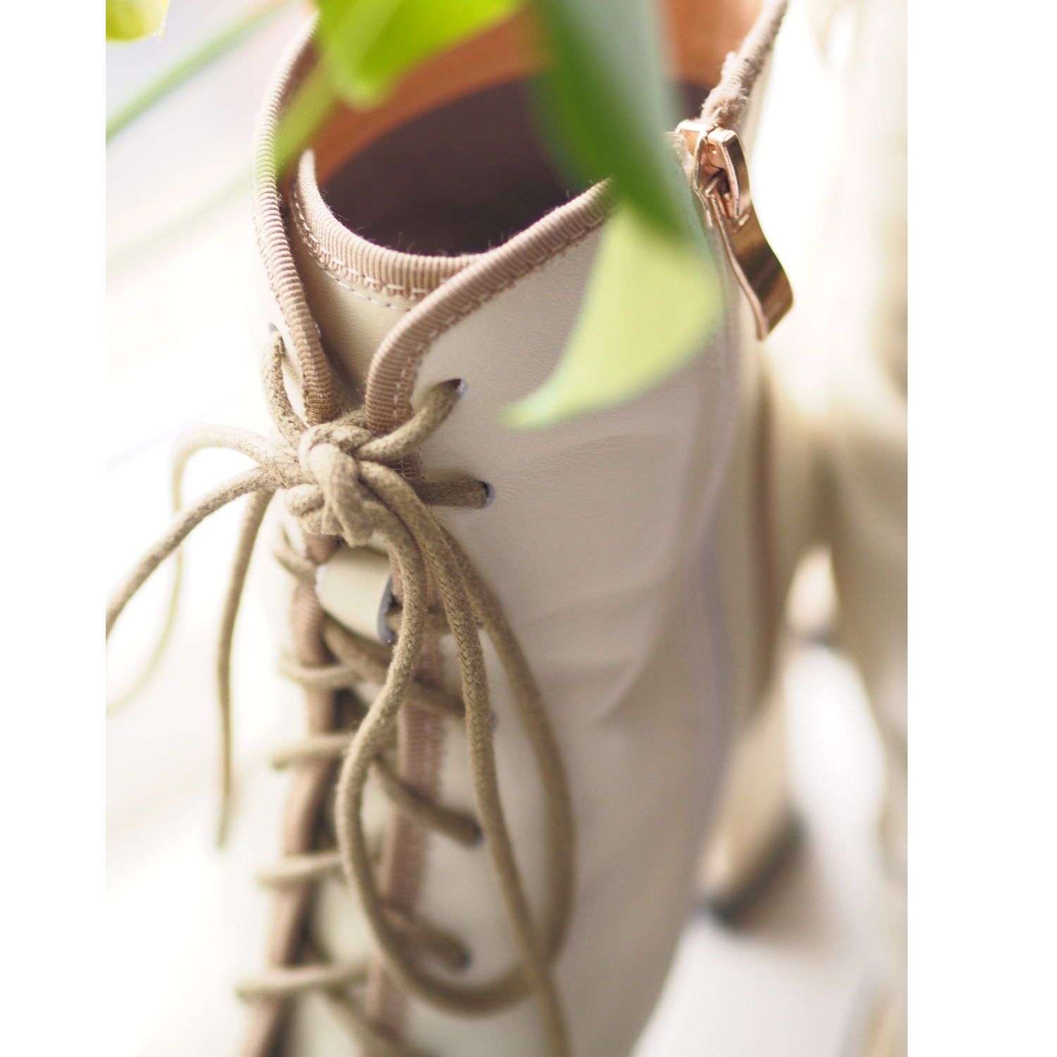 Ankle Vintage Leather Boots with Cord Laces Zalinah White 