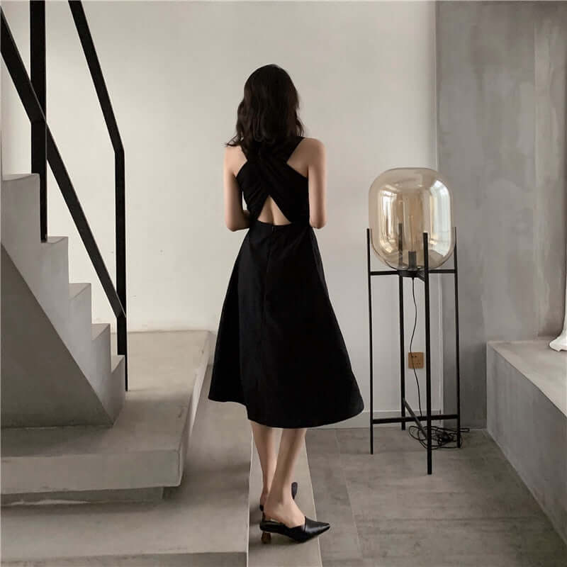 Sleeveless Black Midi Dress with Round Neck at Back